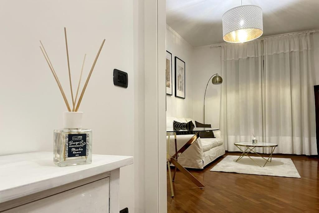 Amazing Flat With Terrace Lejlighed Milano Eksteriør billede